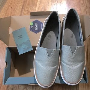 (Sold) TOMS shiny slip ons
